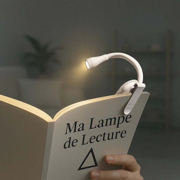 Lampe de lecture éclairant un livre ouvert dans une pièce sombre, offrant un confort de lecture optimal.